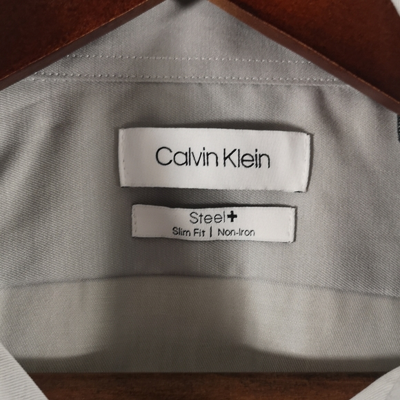 NWT Calvin Klein Men's Dress Shirt, Size 15.5 32/33 Medium, Slim, Light Grey - Picture 2 of 5